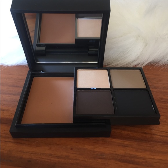 Carine Roitfield Jungle Camouflage Full Face Kit - Picture 3 of 3